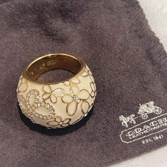 COACH - Butterfly Dome- Gold and Cream Enamel Ring - Picture 5 of 9